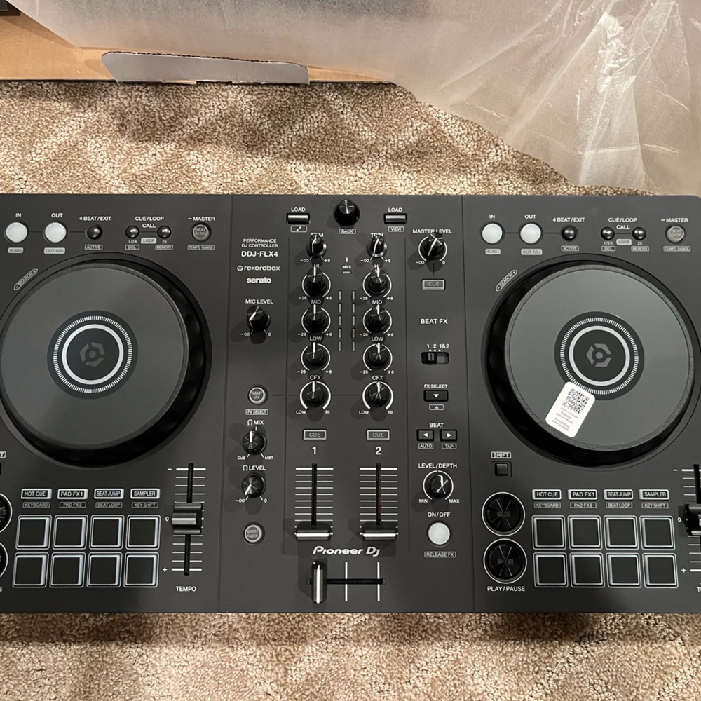 Pioneer DJ DDJ-FLX4 Controller - Picture 2 of 6